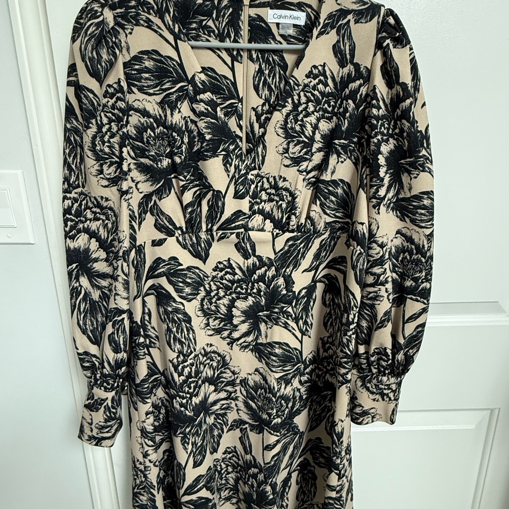 Calvin Klein Black and Cream Sheath Dress with Bishop Sleeves